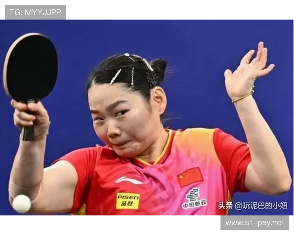 何卓佳赛场像战神，下了场拎着菜篮子算小票那表情，笑死人