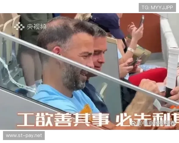 德文·布克球场外的生活跟普通人差太多，连买个冰激凌都像在拍电影